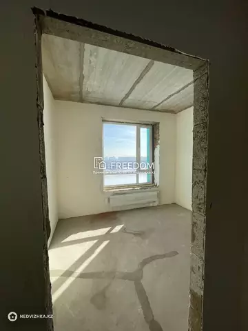 1-комнатная квартира, этаж 10 из 12, 40 м²