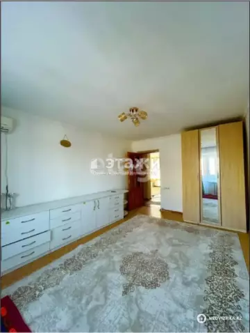 60 м², 3-комнатная квартира, этаж 4 из 5, 60 м², изображение - 1