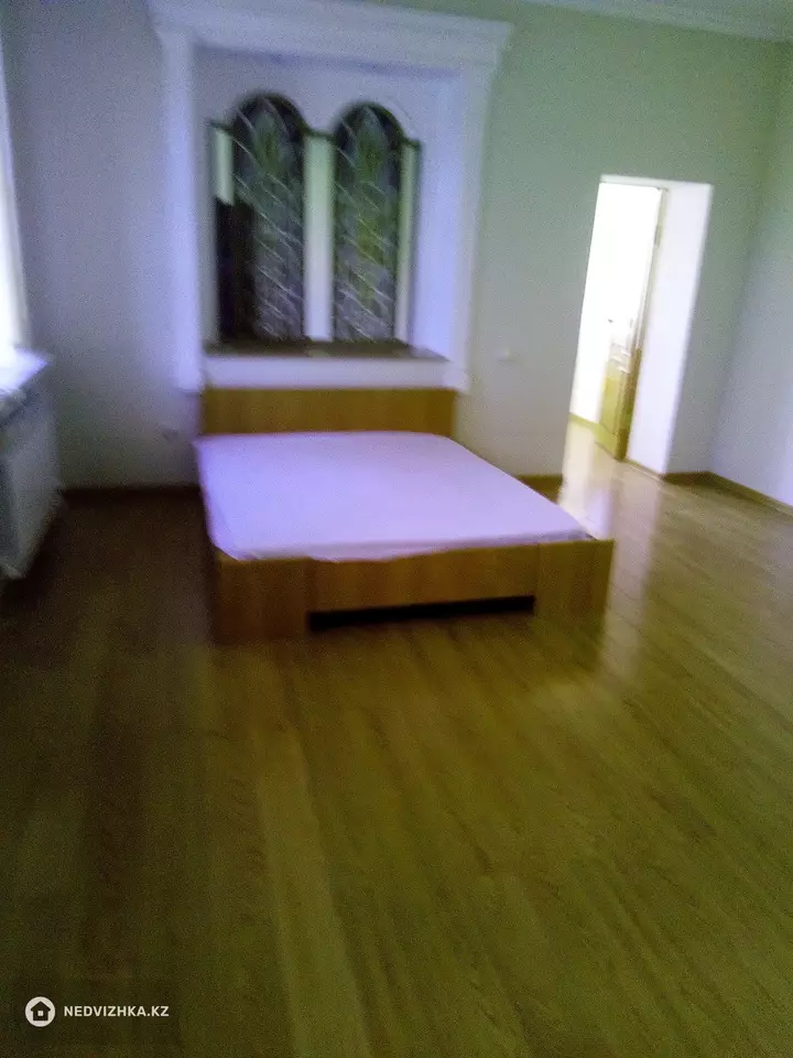 150 м², 4-комнатный дом, 1 соток, 150 м², на длительный срок, изображение - 1