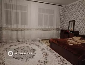 4-комнатная квартира, этаж 1 из 2, 132 м²