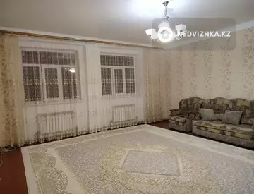 4-комнатная квартира, этаж 1 из 2, 132 м²