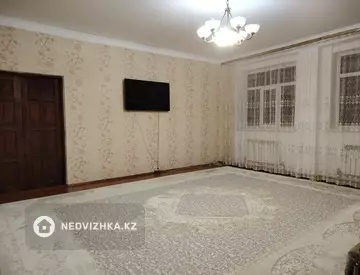 4-комнатная квартира, этаж 1 из 2, 132 м²