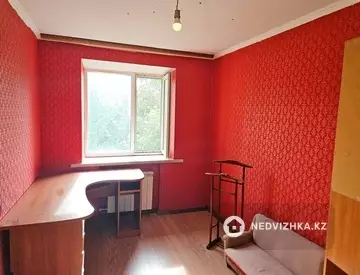 3-комнатная квартира, этаж 4 из 4, 58 м²