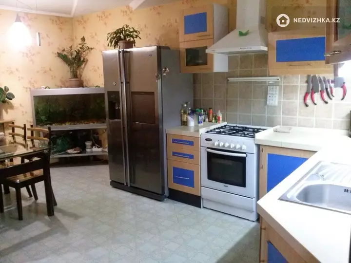 81.8 м², 4-комнатная квартира, этаж 9 из 10, 82 м², изображение - 1