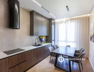 3-комнатная квартира, этаж 9 из 20, 100 м²