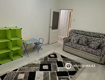 4-комнатная квартира, этаж 5 из 5, 90 м²