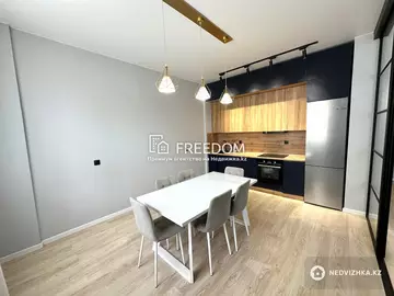 2-комнатная квартира, этаж 1 из 10, 77 м²