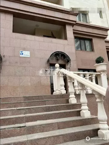 1-комнатная квартира, этаж 9 из 13, 24 м²