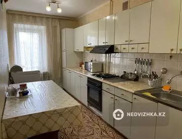 4-комнатная квартира, этаж 3 из 5, 81 м²