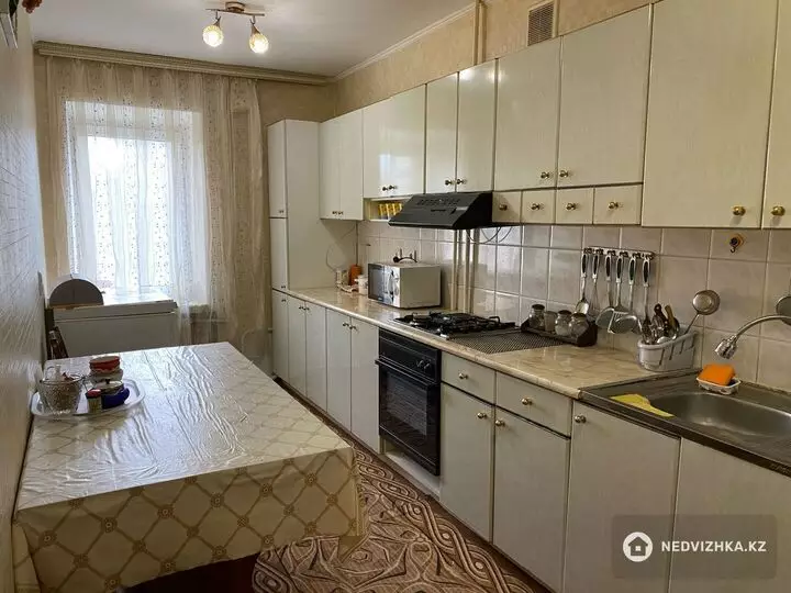 81.3 м², 4-комнатная квартира, этаж 3 из 5, 81 м², изображение - 1