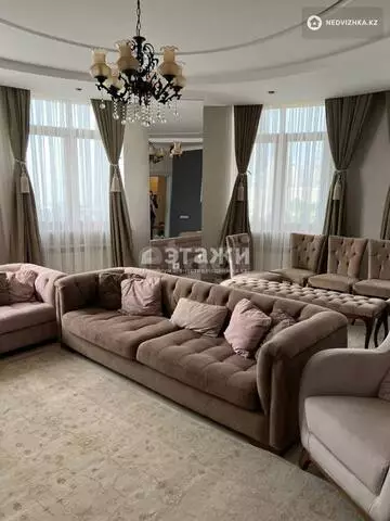 3-комнатная квартира, этаж 8 из 10, 120 м², на длительный срок