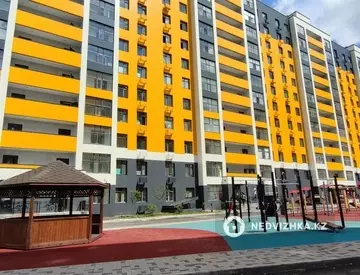 1-комнатная квартира, этаж 1 из 12, 36 м²