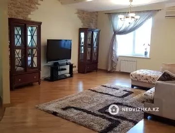 4-комнатная квартира, этаж 8 из 17, 167 м²