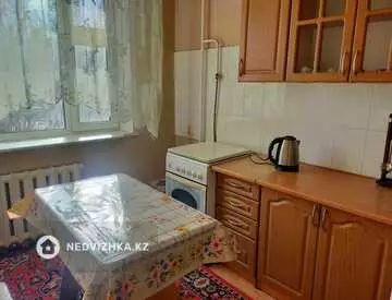 1-комнатная квартира, этаж 3 из 5, 38 м²