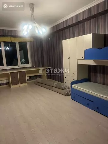 3-комнатная квартира, этаж 2 из 18, 103 м², на длительный срок