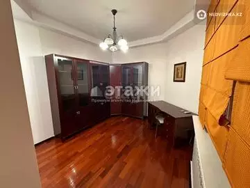 5-комнатная квартира, этаж 3 из 6, 210 м², на длительный срок