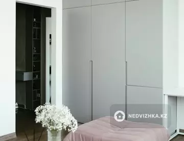 2-комнатная квартира, этаж 10 из 18, 52 м²