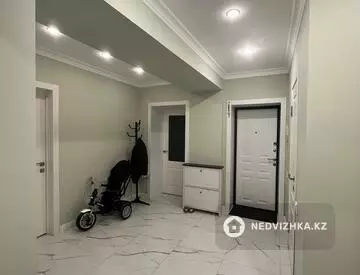 4-комнатная квартира, этаж 1 из 9, 95 м²