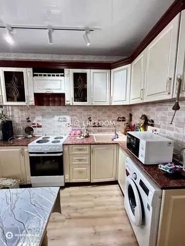 1-комнатная квартира, этаж 4 из 5, 58 м²