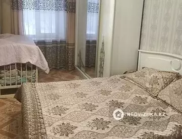 12-комнатная квартира, этаж 2 из 5, 44 м²