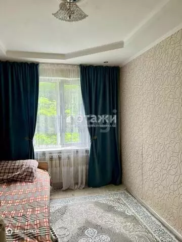 2-комнатная квартира, этаж 4 из 5, 42 м²