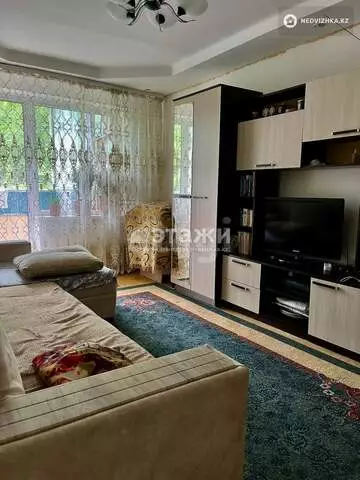 2-комнатная квартира, этаж 4 из 5, 42 м²