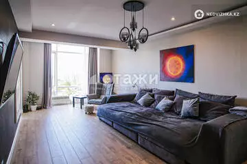 4-комнатная квартира, этаж 9 из 13, 108 м², на длительный срок