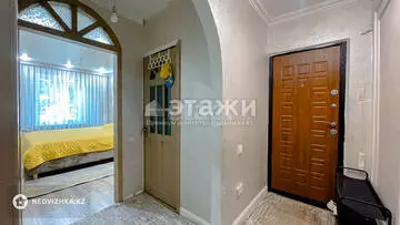 3-комнатная квартира, этаж 3 из 4, 68 м², на длительный срок