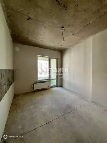 3-комнатная квартира, этаж 12 из 12, 100 м²