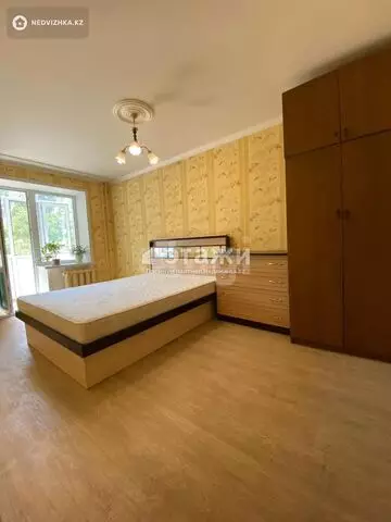 3-комнатная квартира, этаж 3 из 6, 64 м²