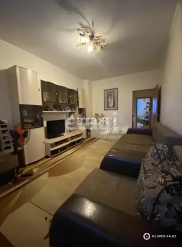 2-комнатная квартира, этаж 9 из 19, 51 м²