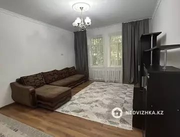 2-комнатная квартира, этаж 1 из 2, 50 м², посуточно