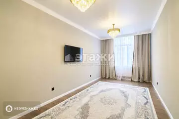 3-комнатная квартира, этаж 4 из 10, 87 м²