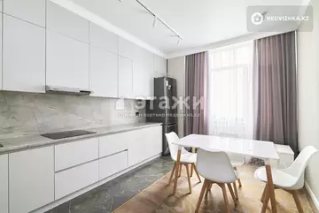 3-комнатная квартира, этаж 4 из 10, 87 м²