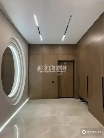 4-комнатная квартира, этаж 7 из 9, 220 м²