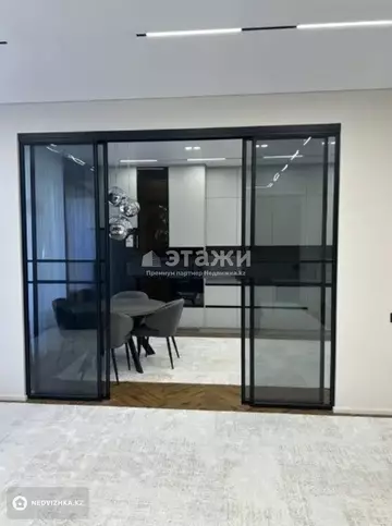 4-комнатная квартира, этаж 7 из 9, 220 м²