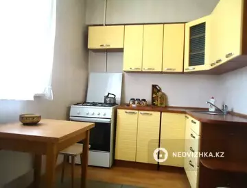 1-комнатная квартира, этаж 3 из 5, 36 м², на длительный срок