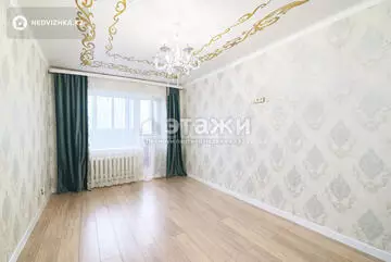 2-комнатная квартира, этаж 8 из 12, 64 м²