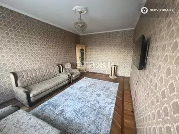 3-комнатная квартира, этаж 7 из 8, 80 м², на длительный срок