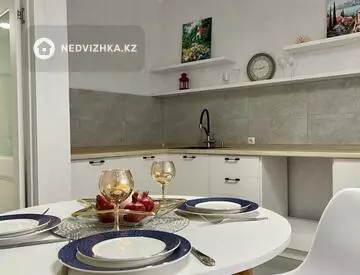 2-комнатная квартира, этаж 1 из 12, 70 м²