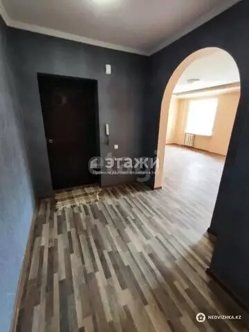 4-комнатная квартира, этаж 3 из 5, 109 м²