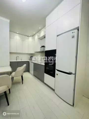 4-комнатная квартира, этаж 4 из 6, 108 м²