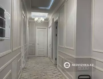 5-комнатная квартира, этаж 16 из 17, 259 м²