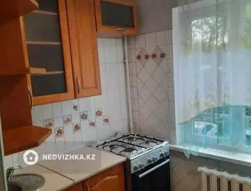 3-комнатная квартира, этаж 2 из 5, 65 м², на длительный срок