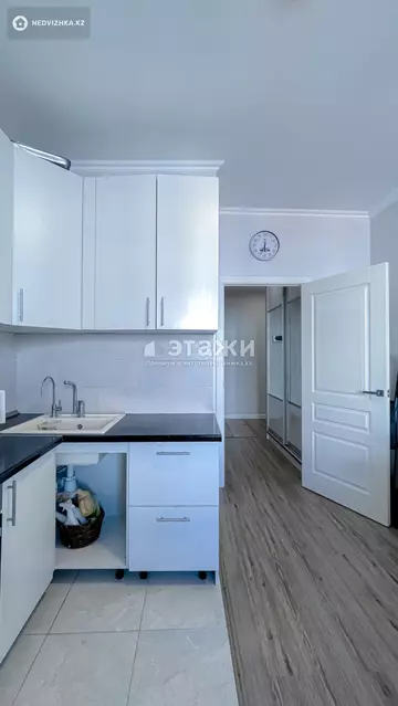 3-комнатная квартира, этаж 10 из 12, 82 м²