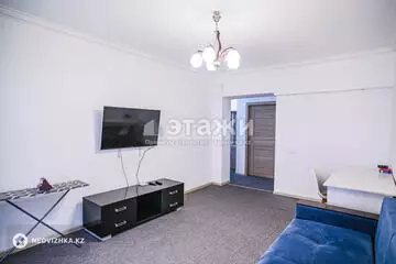 2-комнатная квартира, этаж 1 из 5, 51 м², на длительный срок