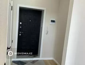 2-комнатная квартира, этаж 3 из 9, 40 м²