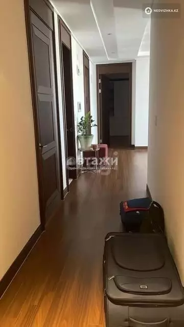 4-комнатная квартира, этаж 18 из 22, 106 м²