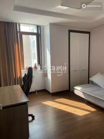 4-комнатная квартира, этаж 18 из 22, 106 м²