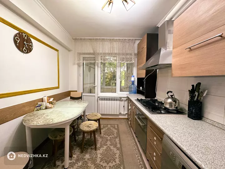 83.4 м², 4-комнатная квартира, этаж 3 из 5, 83 м², изображение - 1